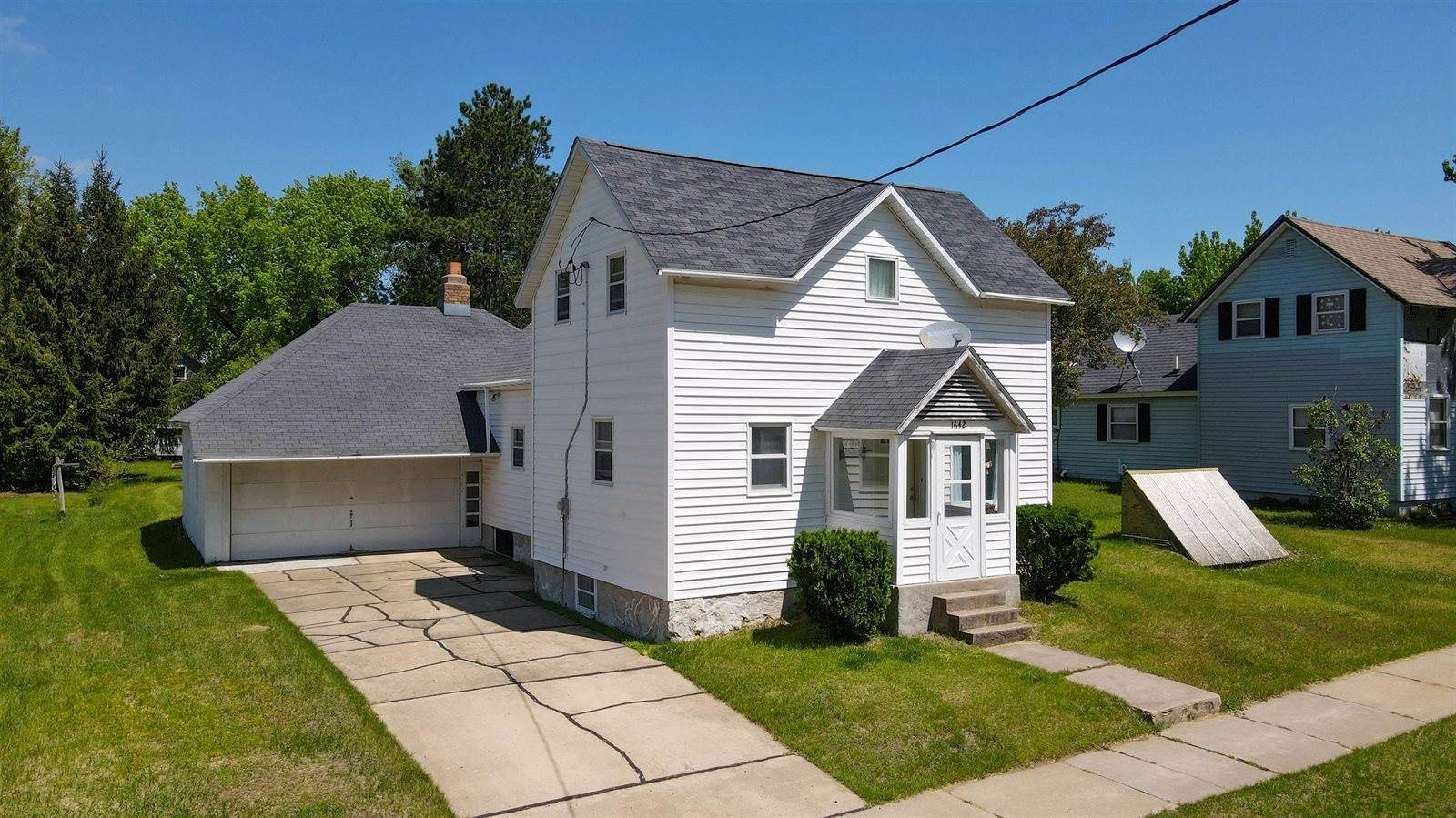1642 Oak Street, Almond, WI 54909