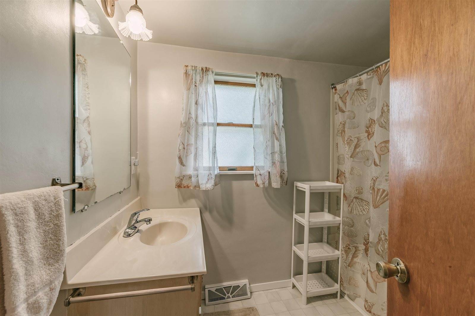 1642 Oak Street, Almond, WI 54909