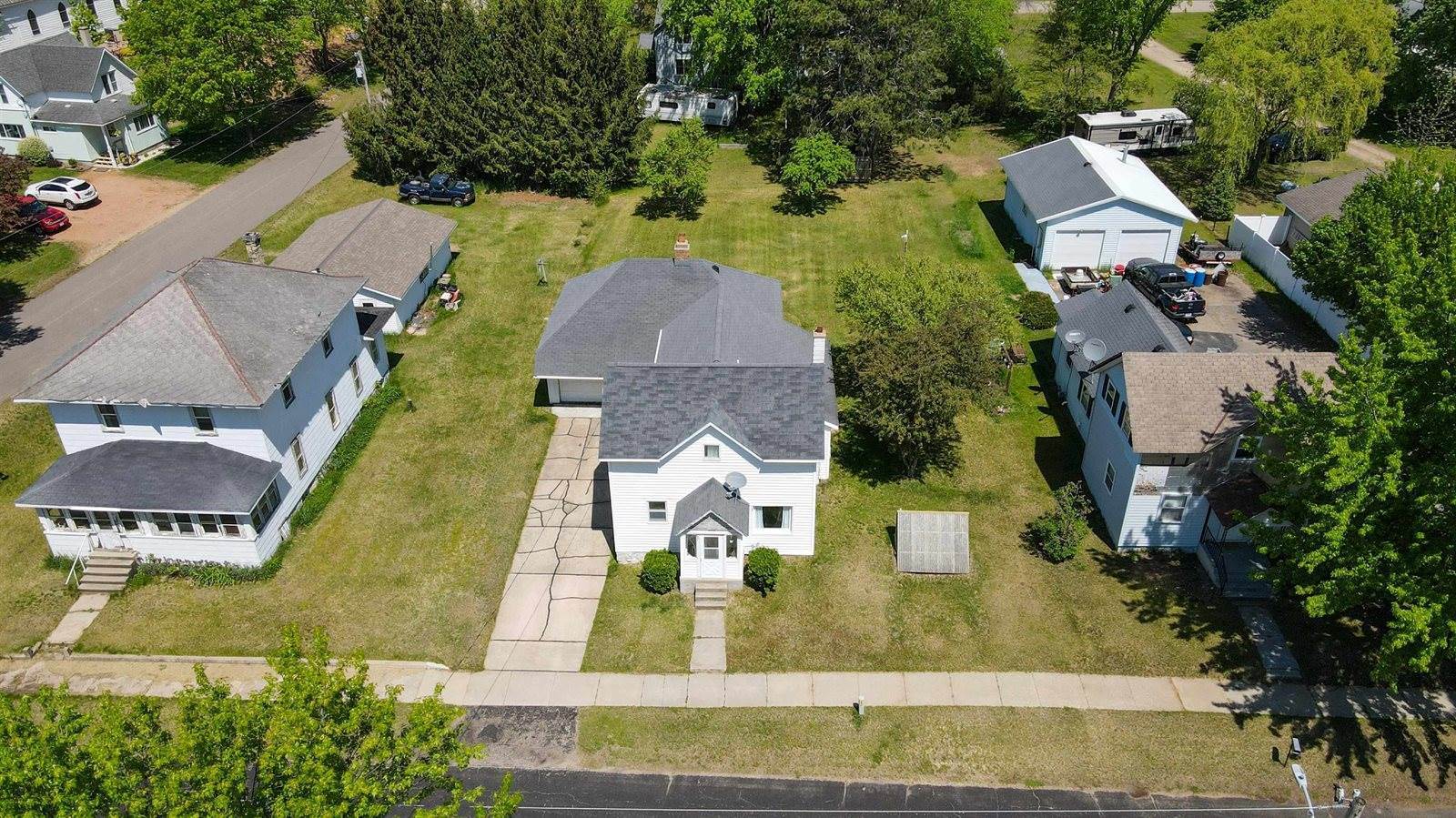 1642 Oak Street, Almond, WI 54909