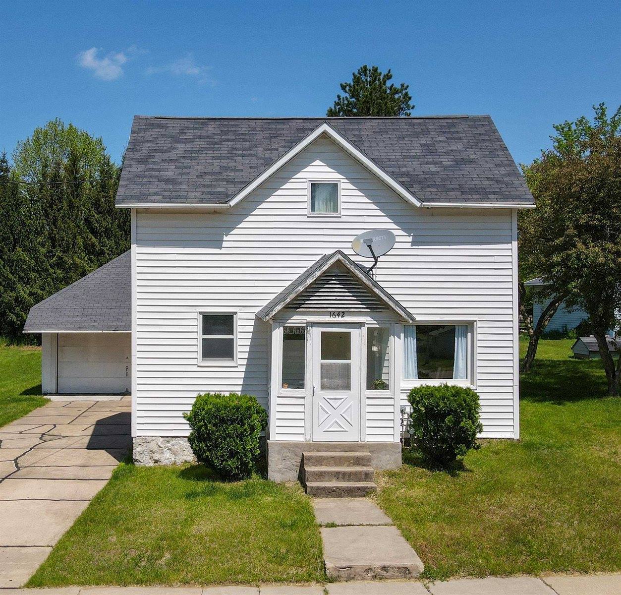 1642 Oak Street, Almond, WI 54909
