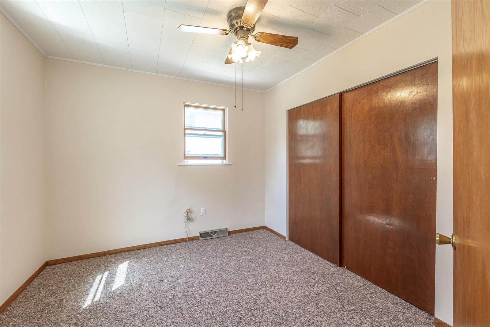 1642 Oak Street, Almond, WI 54909