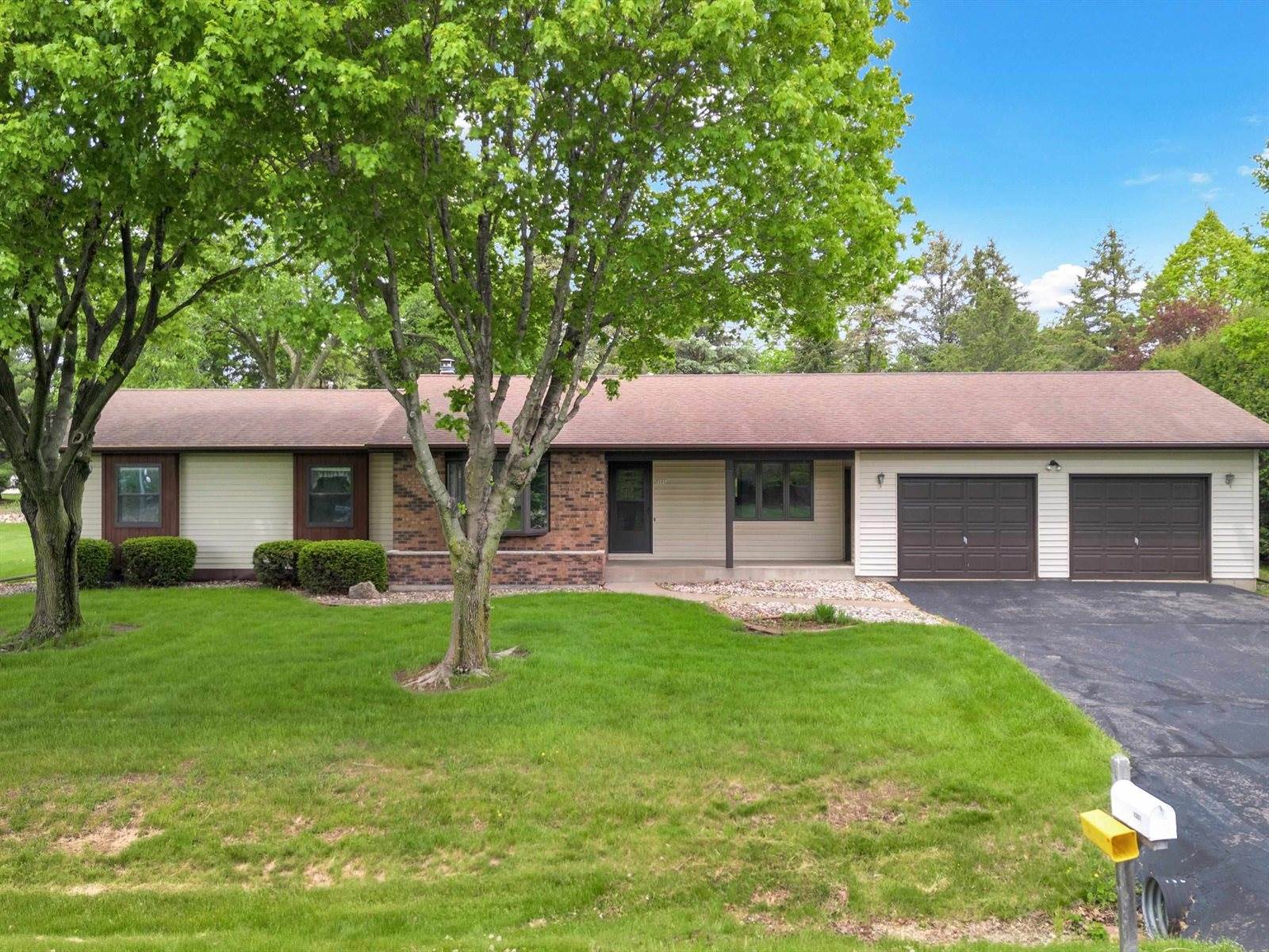 2301 Meadowbrook Drive, Marshfield, WI 54449