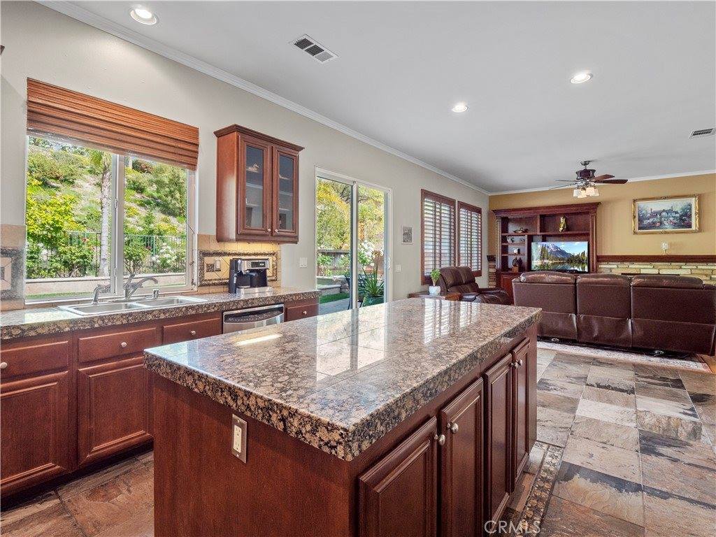 28620 Crystal Heights Court, Canyon Country, CA 91387