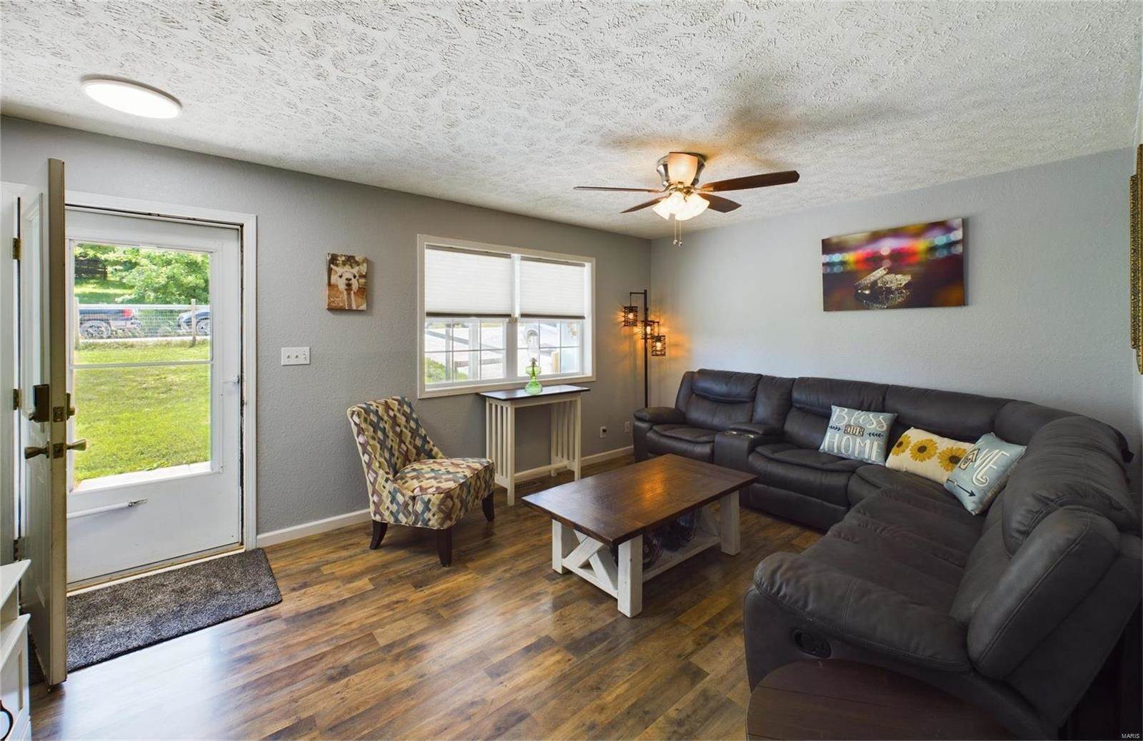 22345 Target Road, Saint Robert, MO 65584