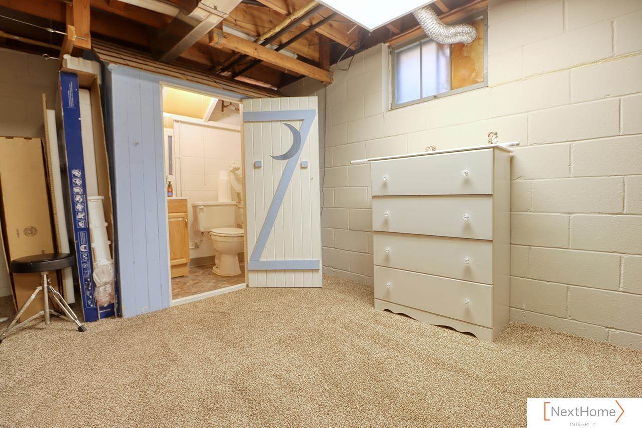 400 Frost Drive, Lincoln, NE 68510