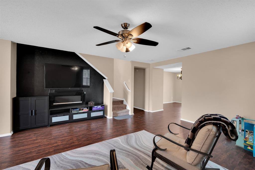 1307 Red Deer Way, Arlington, TX 76002