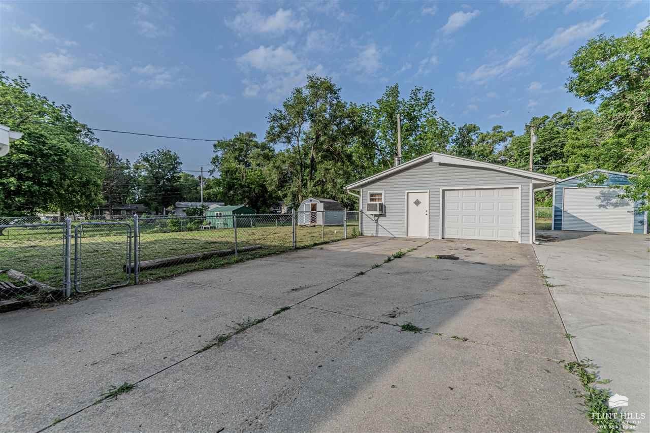 1217 Pershing Dr., Junction City, KS 66441