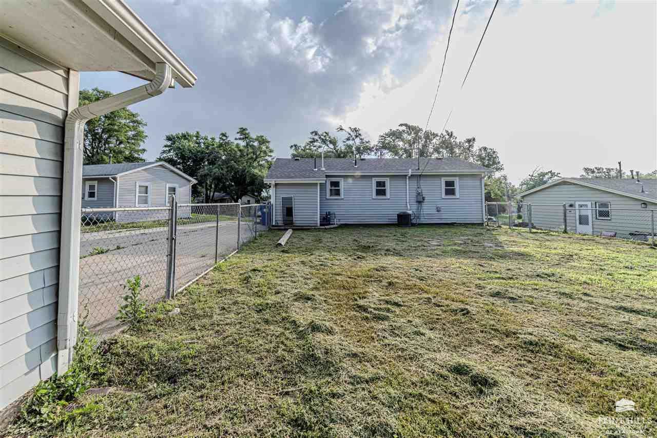 1217 Pershing Dr., Junction City, KS 66441