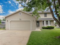 6304 SW 28th St, Topeka, KS 66614