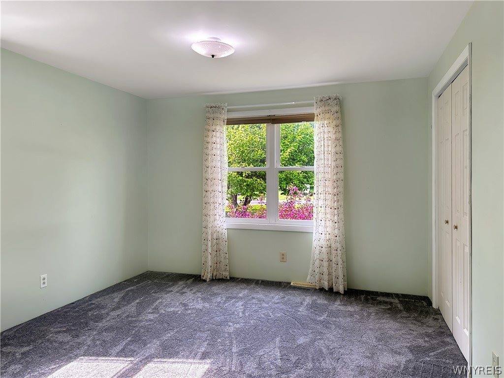 11313 Jamison Road, Marilla, NY 14052