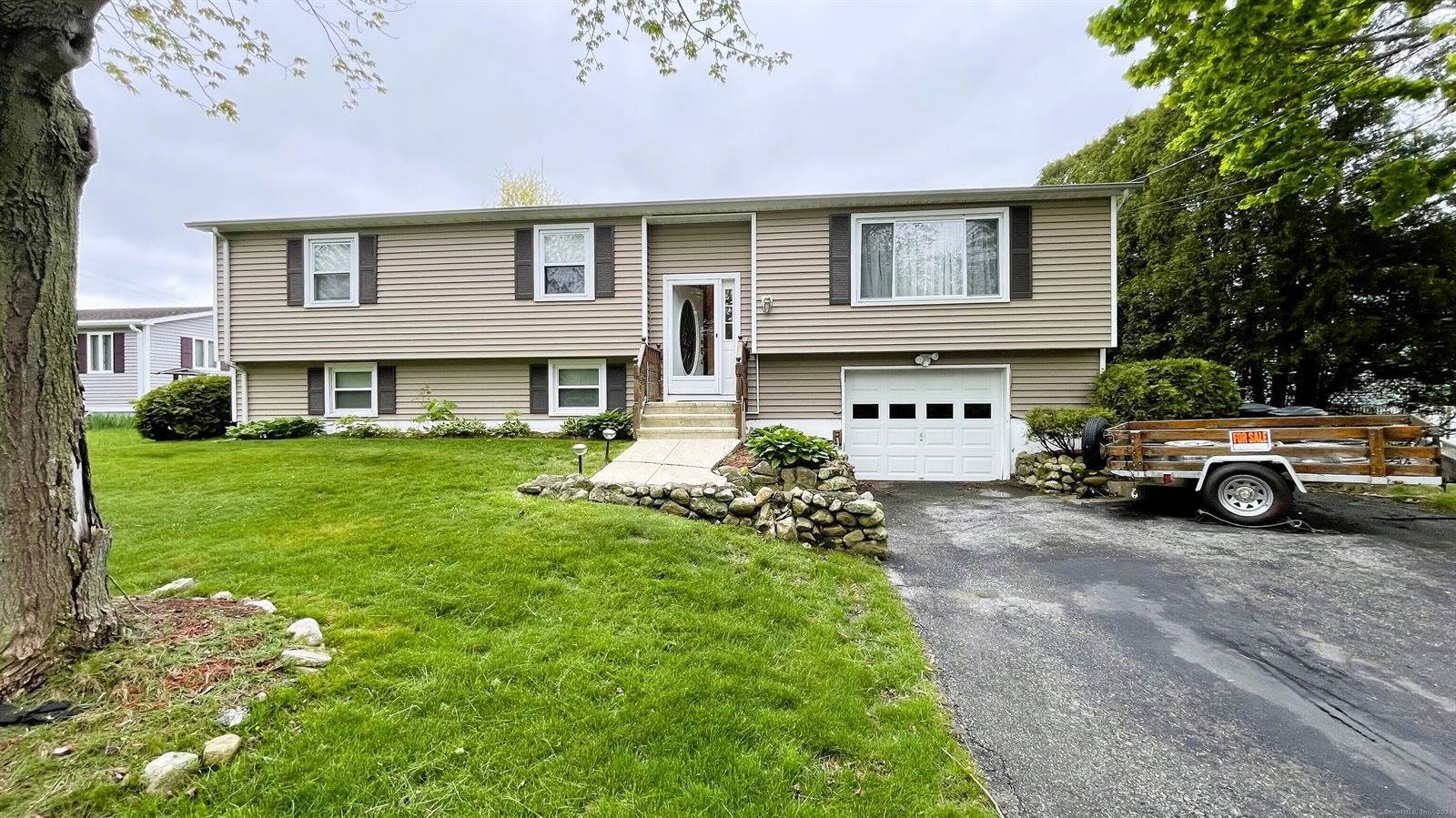 15 Skyview, Groton, CT 06340