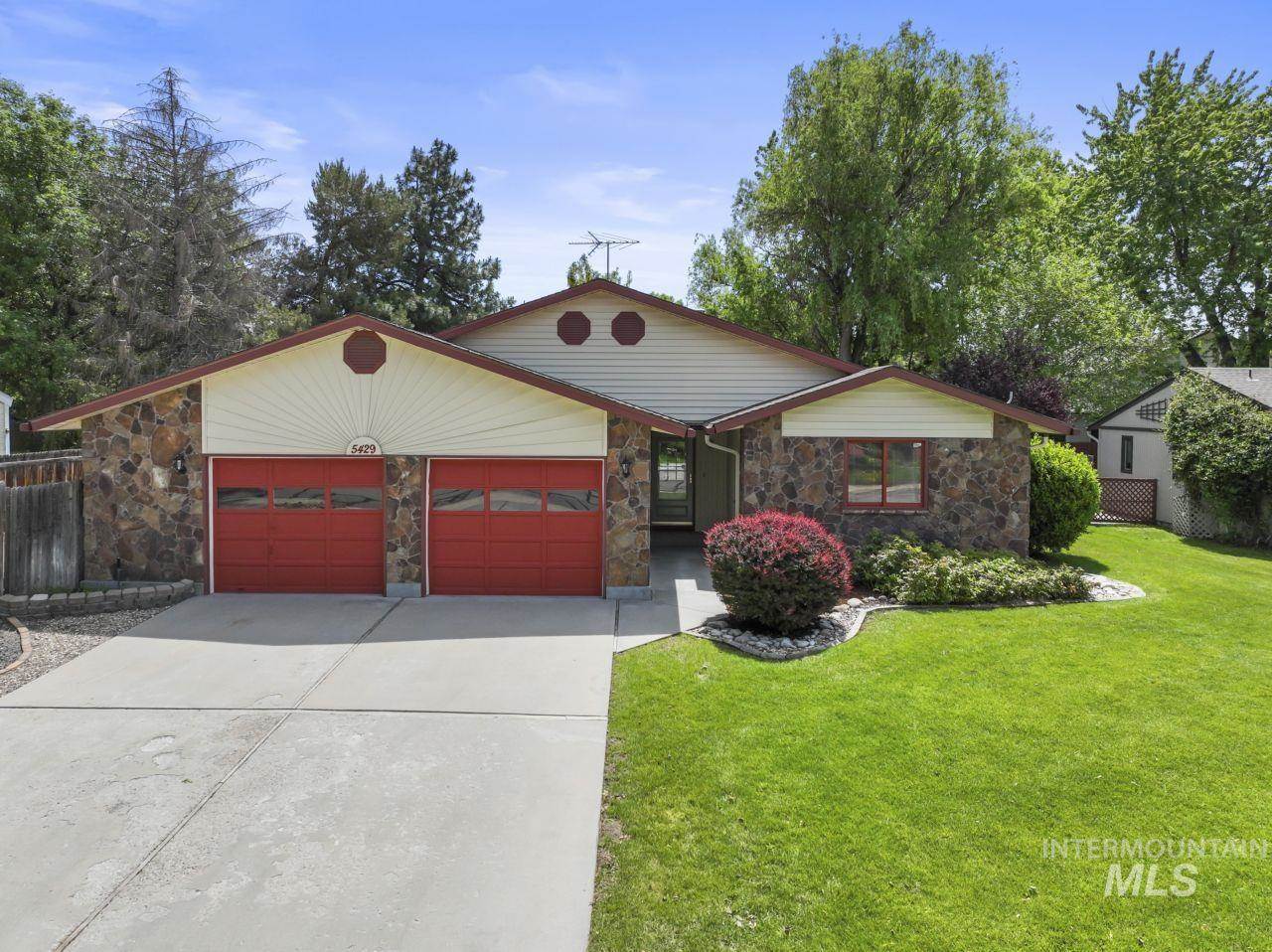 5429 W Ellens Ferry Dr, Boise, ID 83703