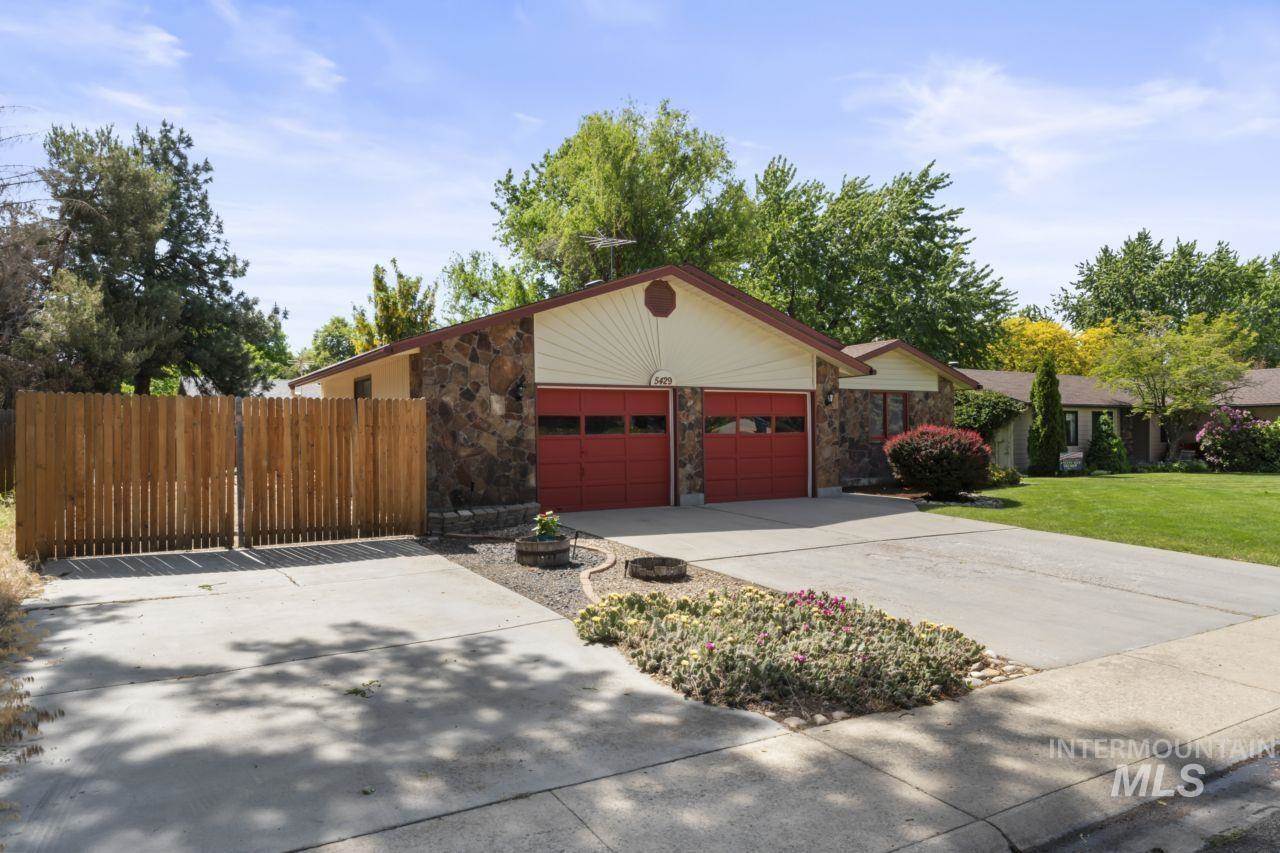 5429 W Ellens Ferry Dr, Boise, ID 83703