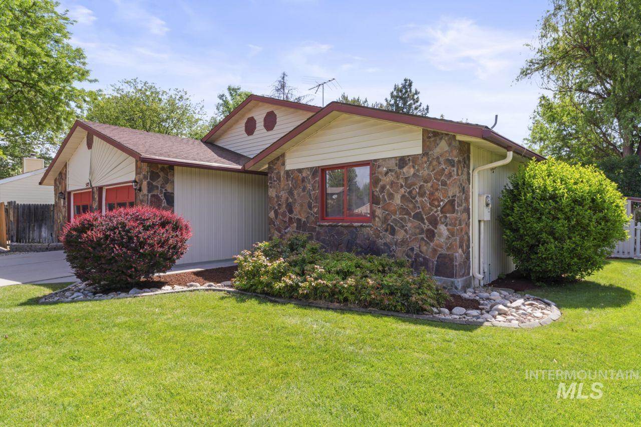 5429 W Ellens Ferry Dr, Boise, ID 83703