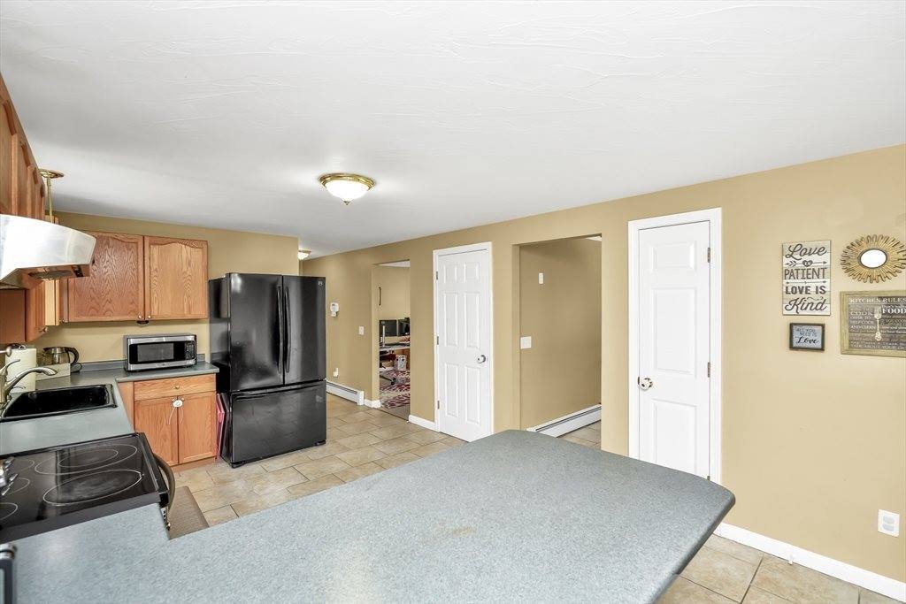 13 Pineview Rd, Dudley, MA 01571