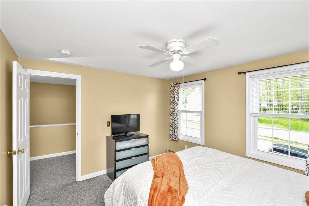 13 Pineview Rd, Dudley, MA 01571