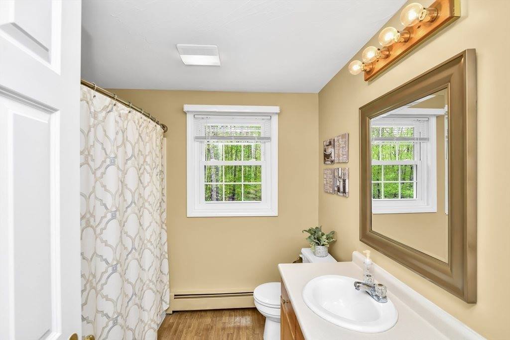 13 Pineview Rd, Dudley, MA 01571