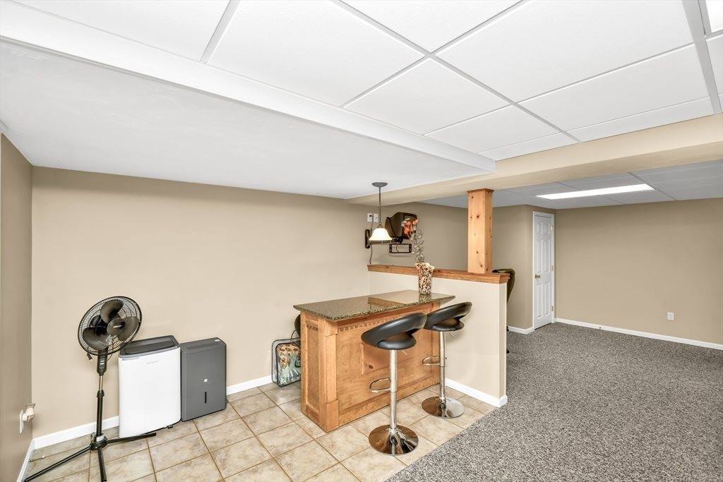 13 Pineview Rd, Dudley, MA 01571