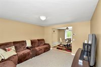 13 Pineview Rd, Dudley, MA 01571