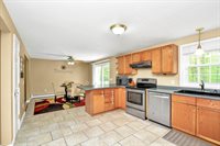 13 Pineview Rd, Dudley, MA 01571