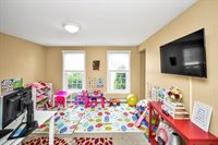 13 Pineview Rd, Dudley, MA 01571