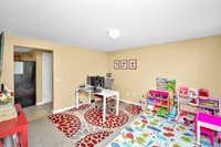 13 Pineview Rd, Dudley, MA 01571