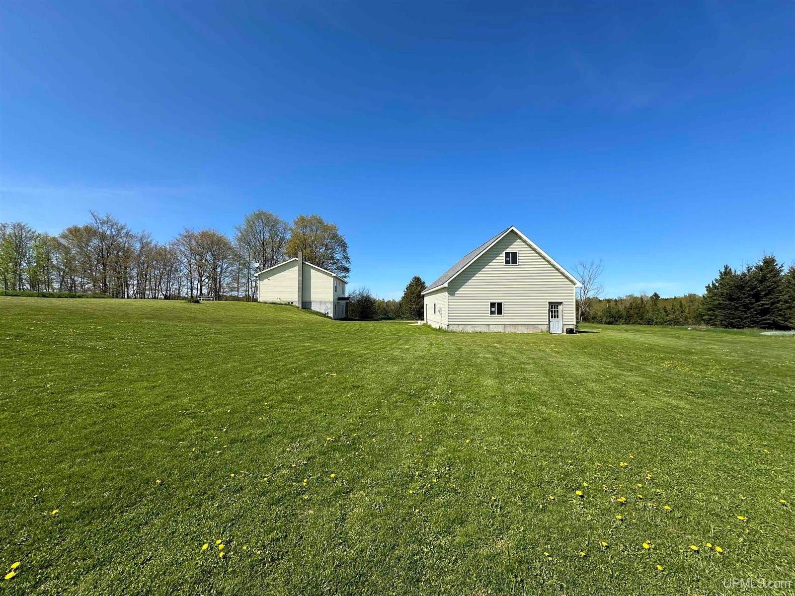 5583 Hallstrom Road, Rumely, MI 49826