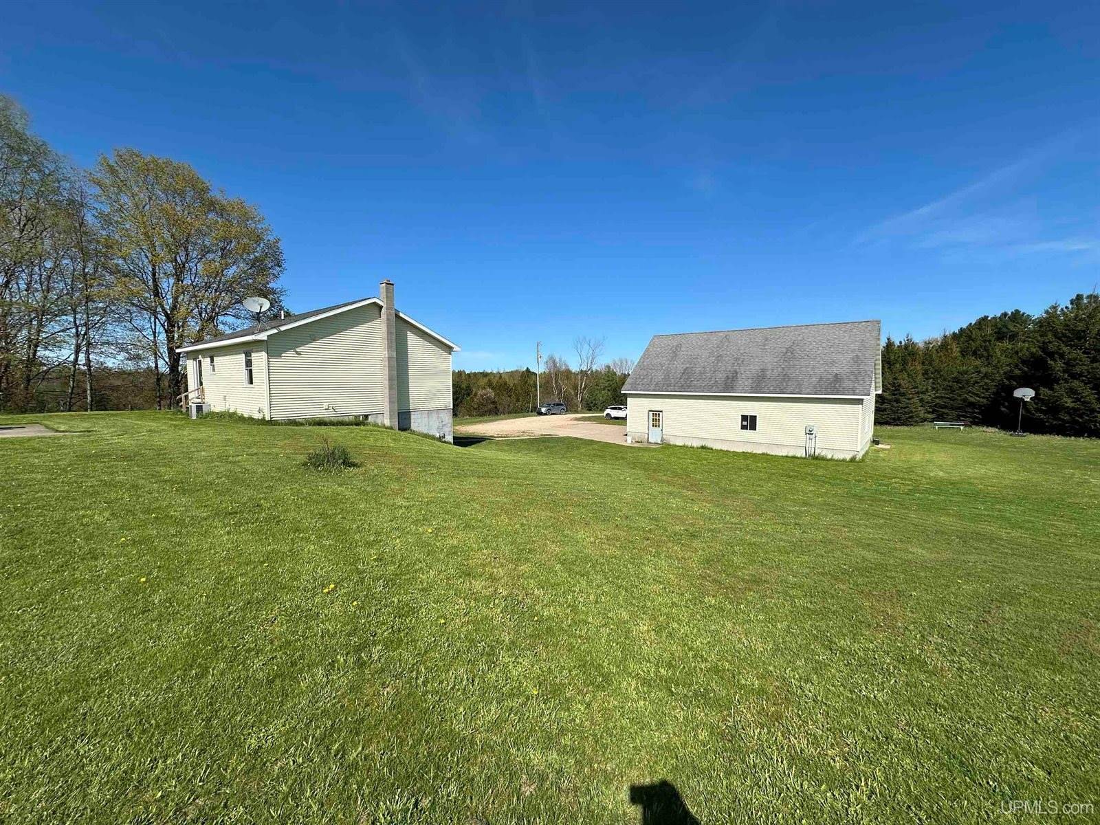 5583 Hallstrom Road, Rumely, MI 49826