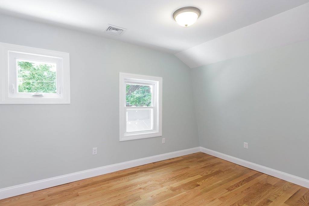 25 Ray Court, Lowell, MA 01850