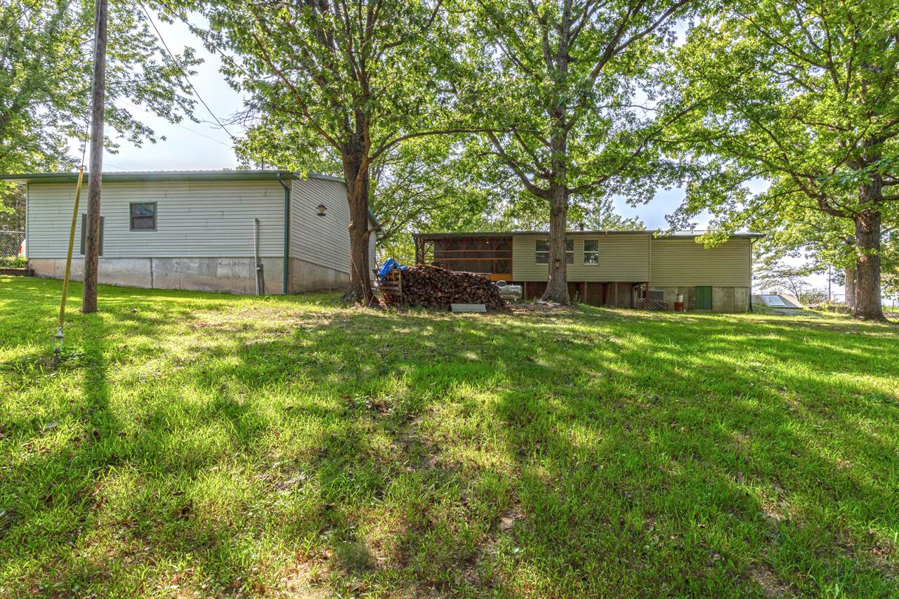 14206 Hwy AW, Plato, MO 65552