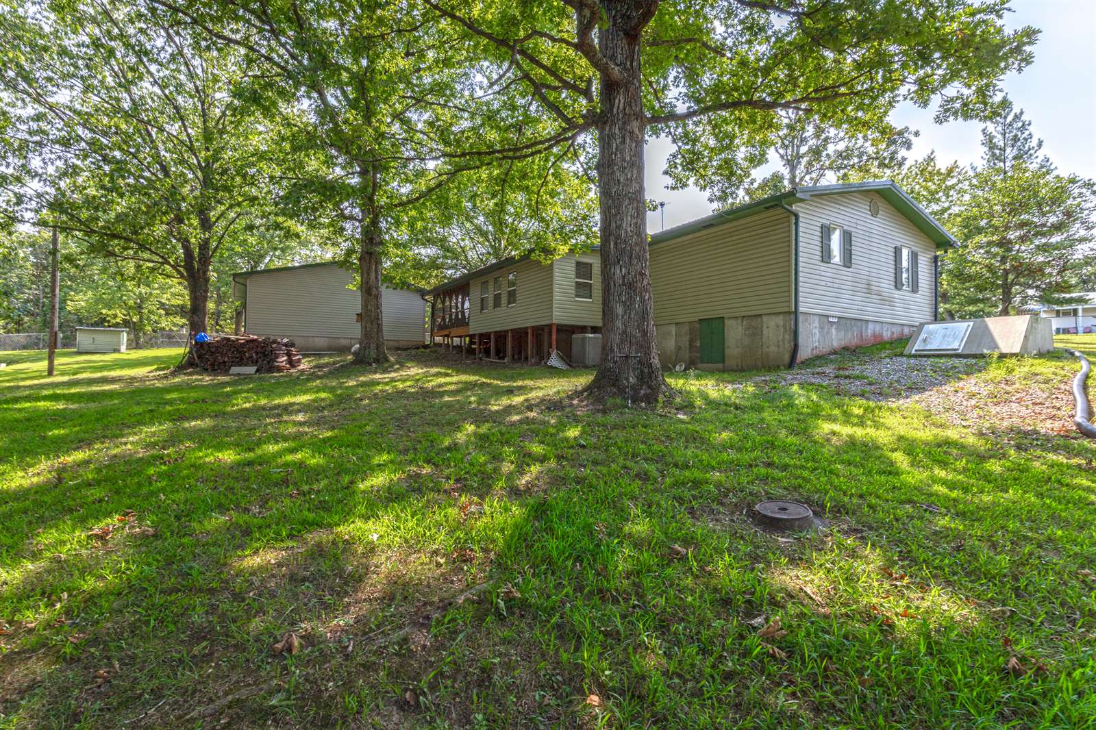 14206 Hwy AW, Plato, MO 65552