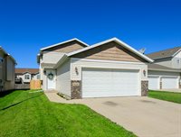 910 41st Ave S, Moorhead, MN 56560