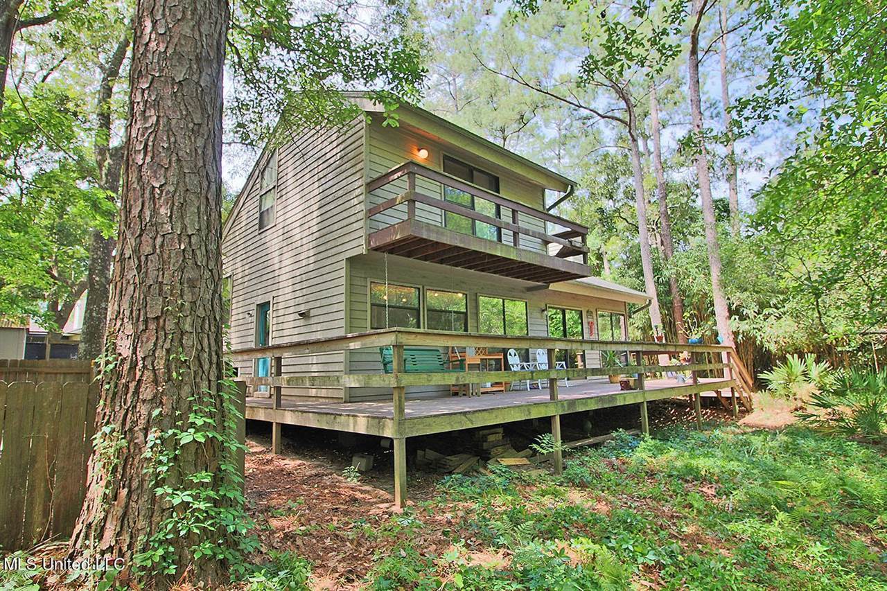 3412 North 4th Street, Ocean Springs, MS 39564