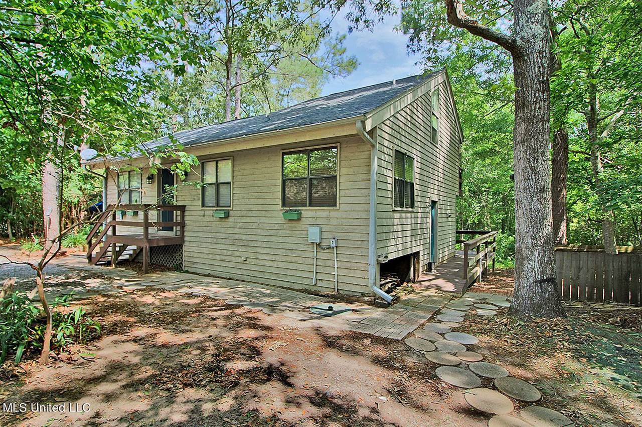 3412 North 4th Street, Ocean Springs, MS 39564