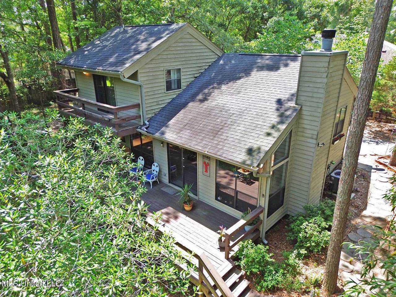 3412 North 4th Street, Ocean Springs, MS 39564