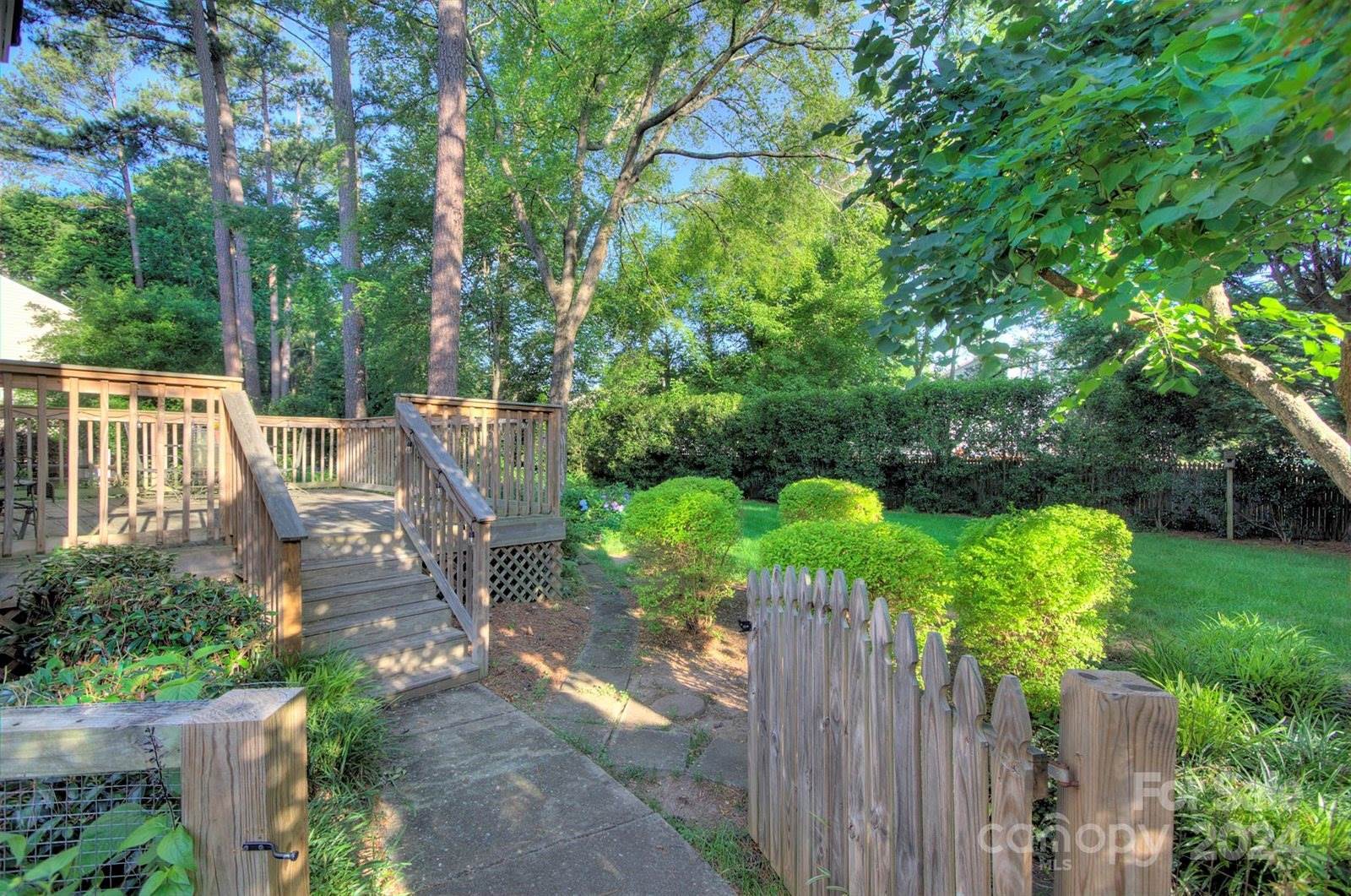 12037 Provincetowne Drive, Charlotte, NC 28277
