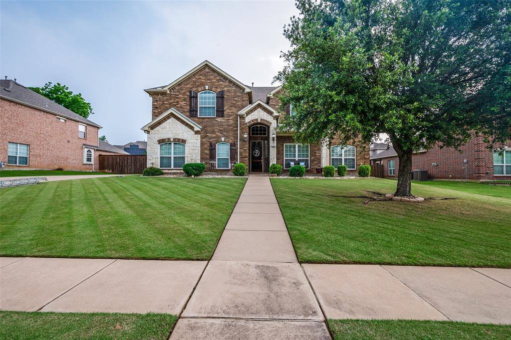 916 Sunrise Drive, Kennedale, TX 76060