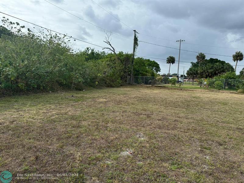 2630 NW 20th Ave, Oakland Park, FL 33311