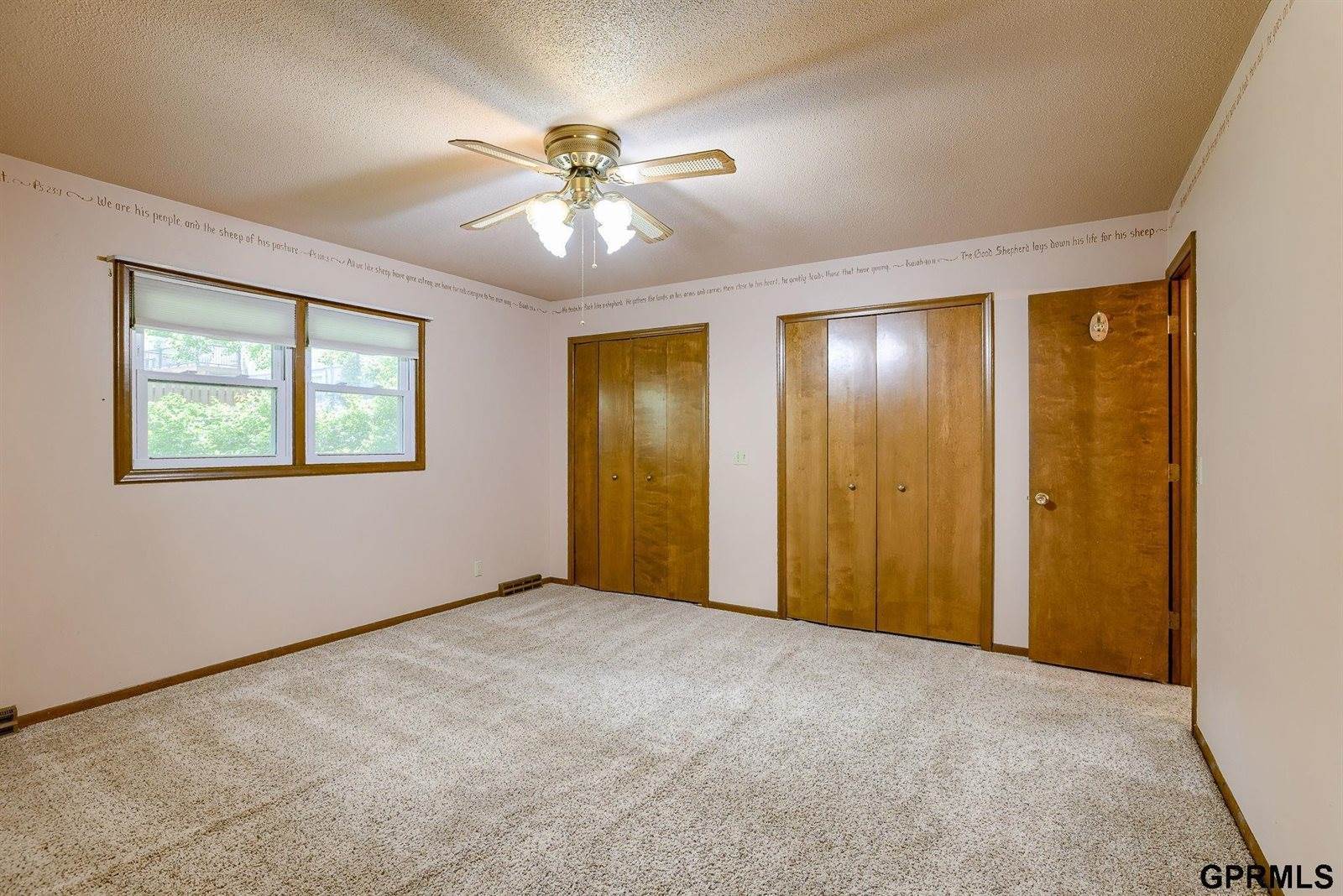 11625 Burke Street, Omaha, NE 68154