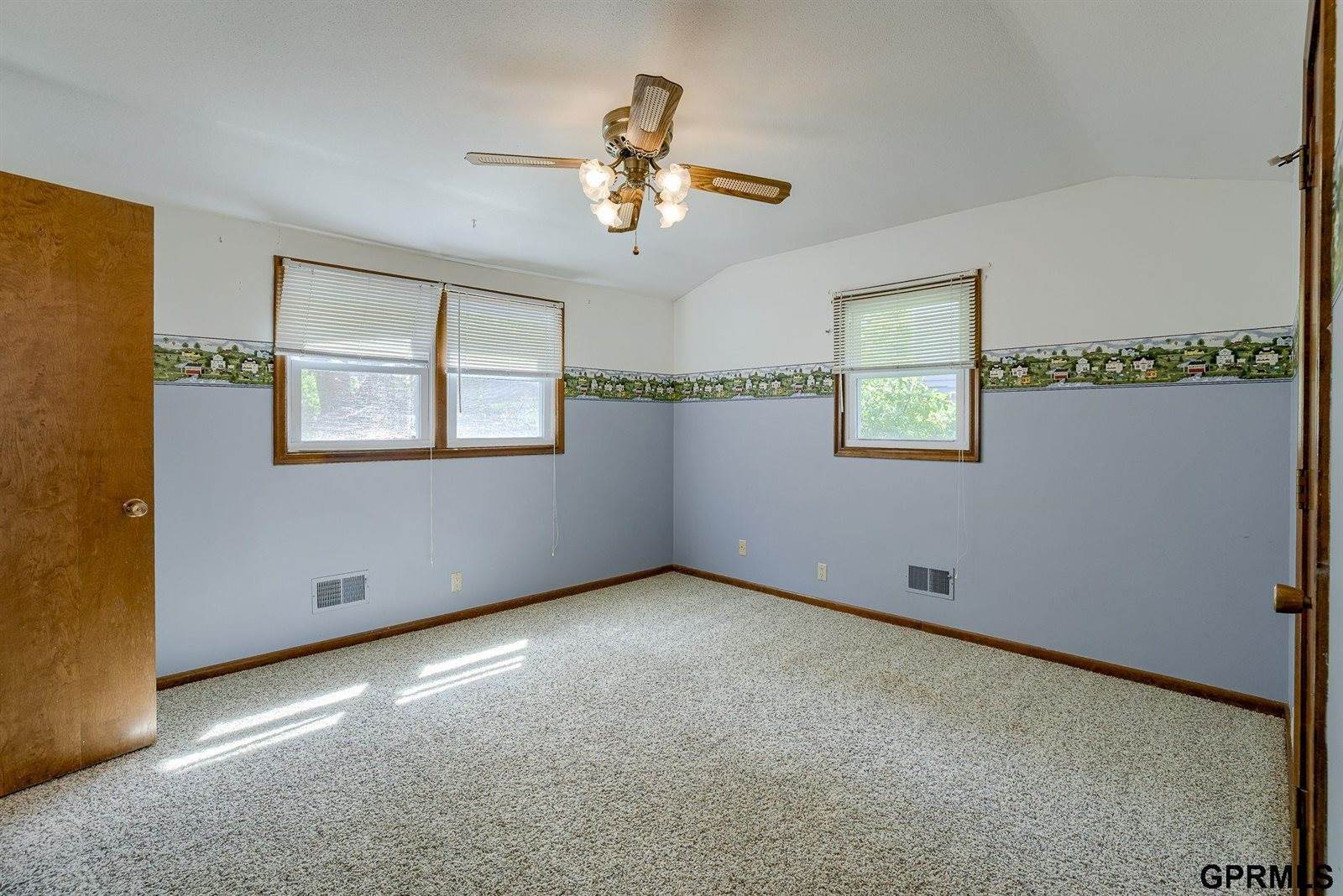 11625 Burke Street, Omaha, NE 68154