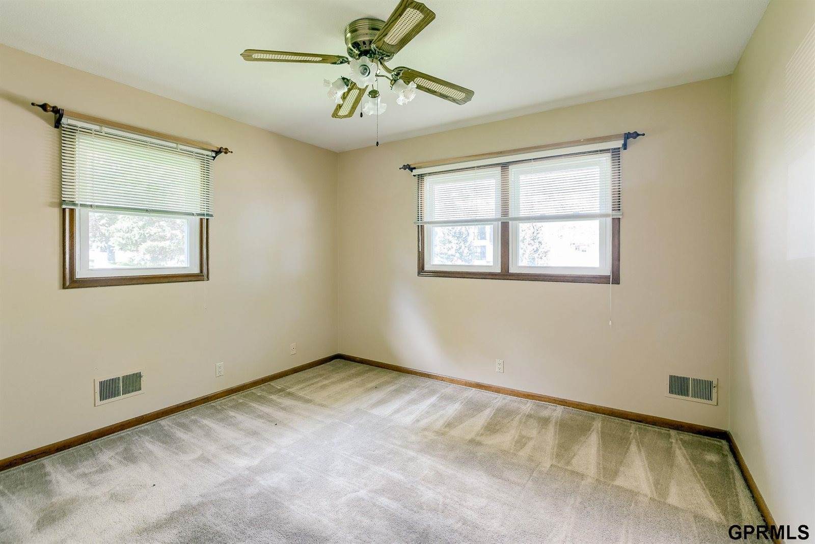 11625 Burke Street, Omaha, NE 68154