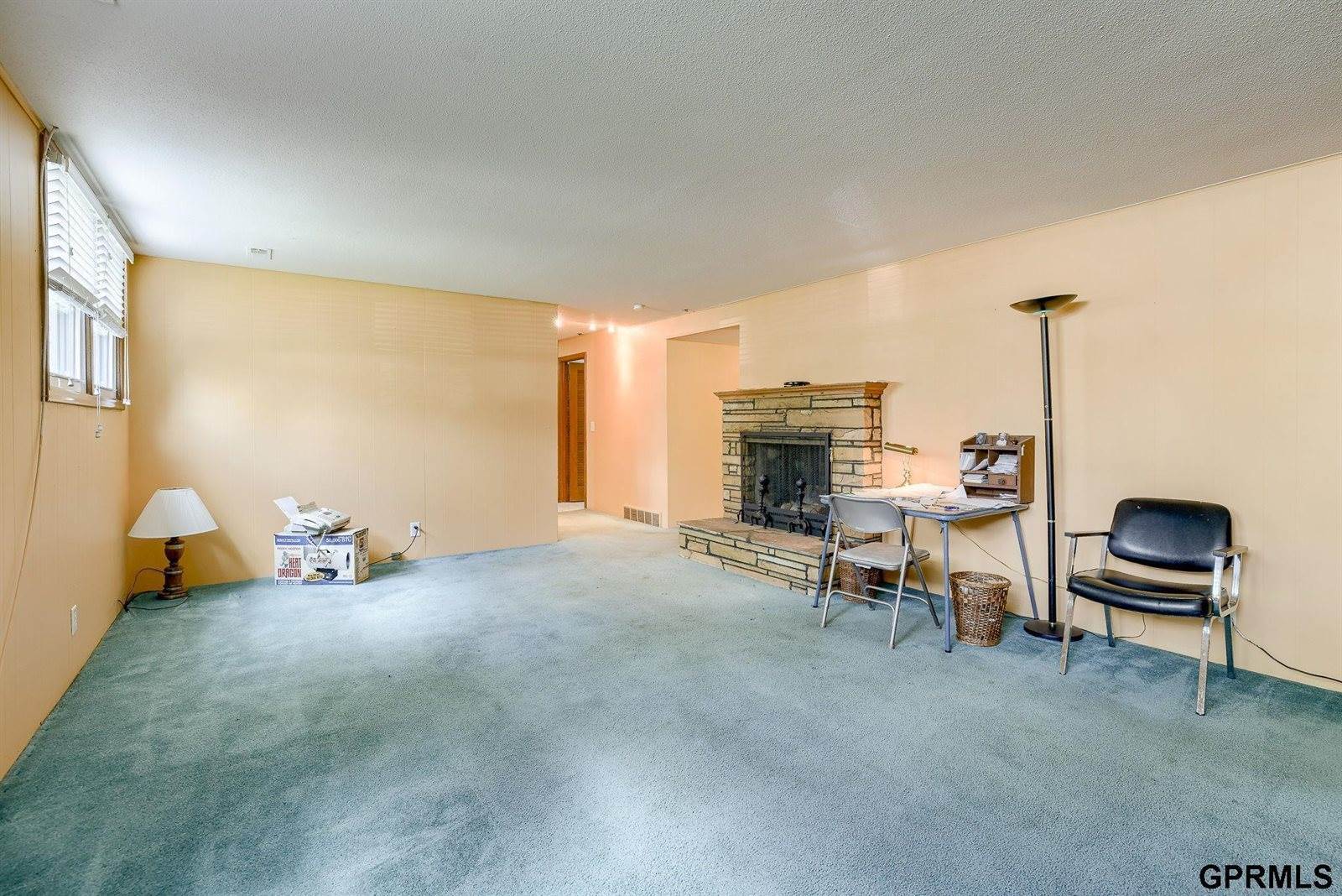 11625 Burke Street, Omaha, NE 68154