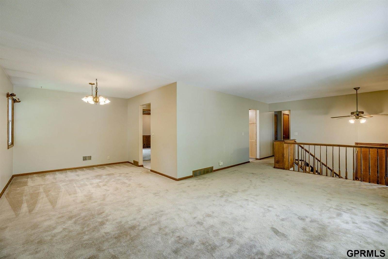 11625 Burke Street, Omaha, NE 68154