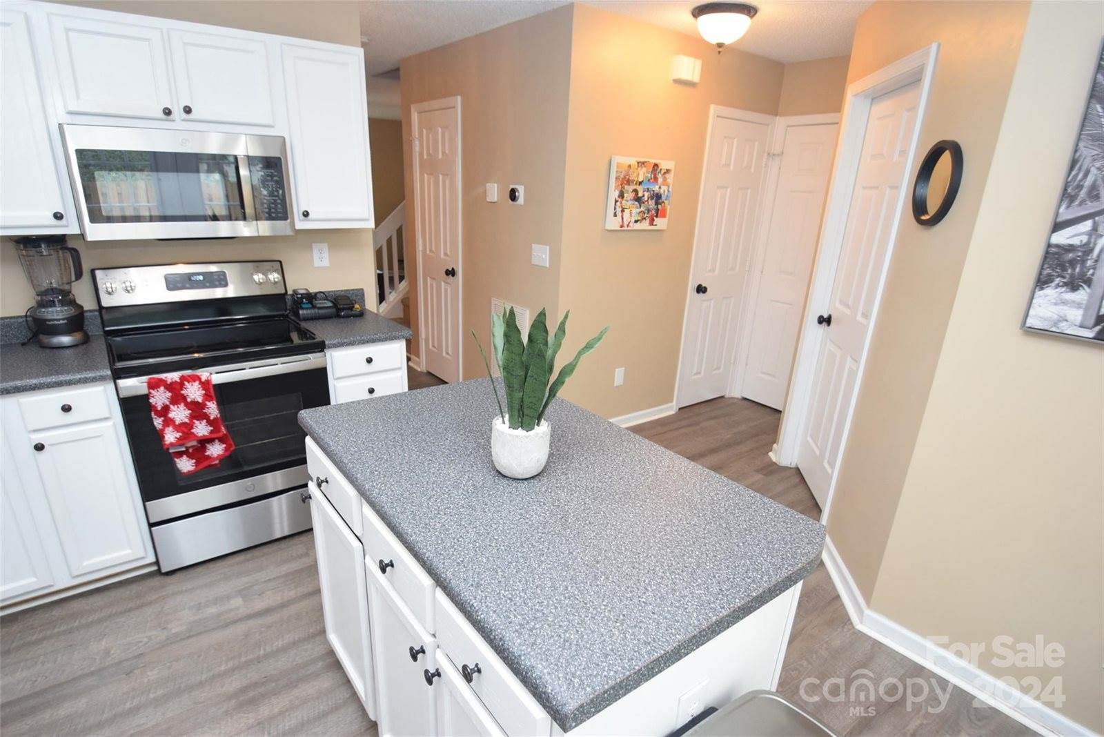 1868 Birch Heights Court, Charlotte, NC 28213