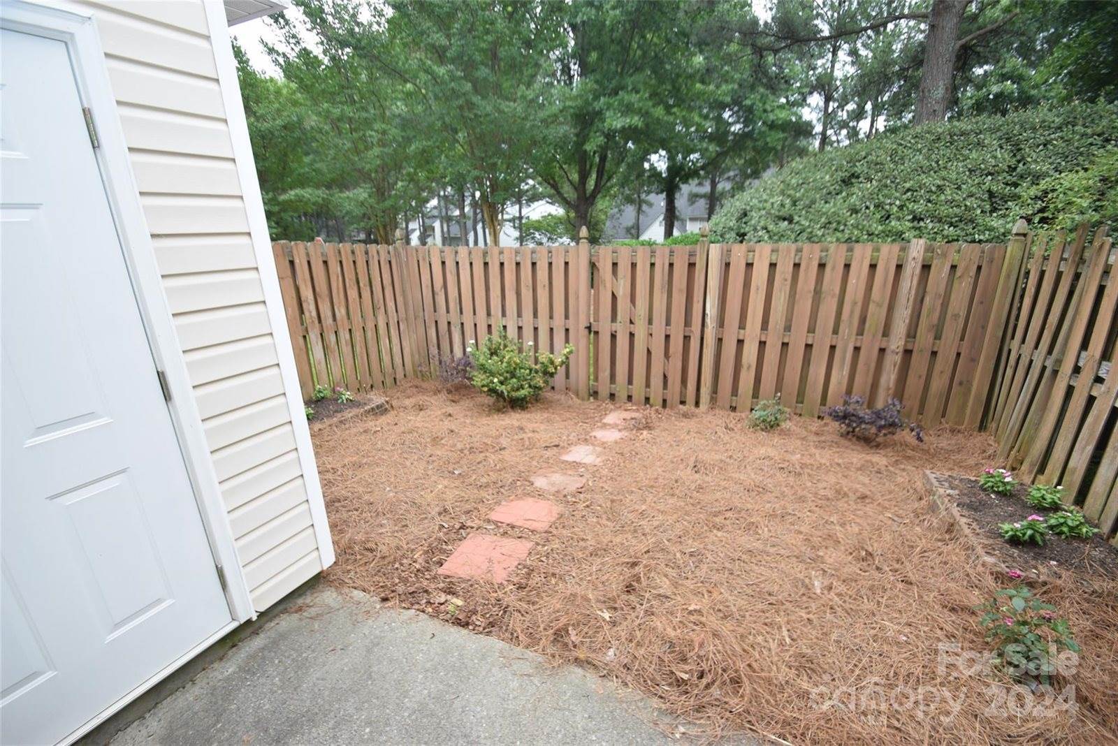 1868 Birch Heights Court, Charlotte, NC 28213