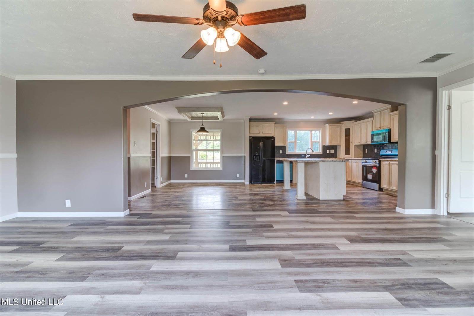 21255 Bell Creek Road, Perkinston, MS 39573