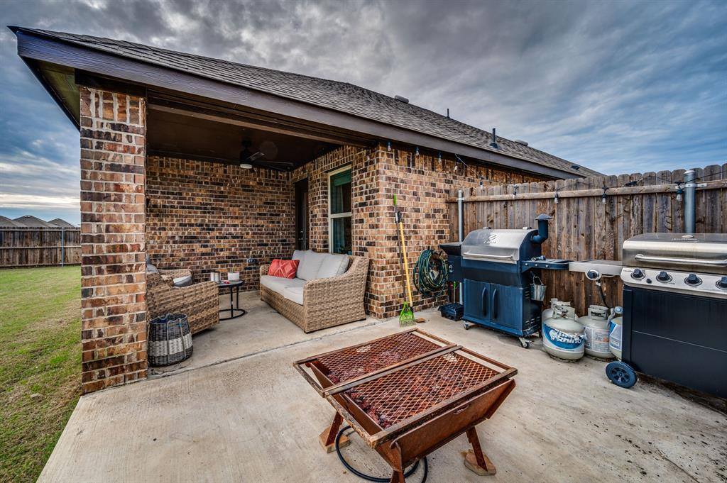 1539 Woodlake Drive, Waxahachie, TX 75165