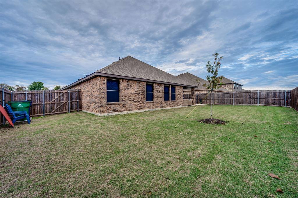 1539 Woodlake Drive, Waxahachie, TX 75165