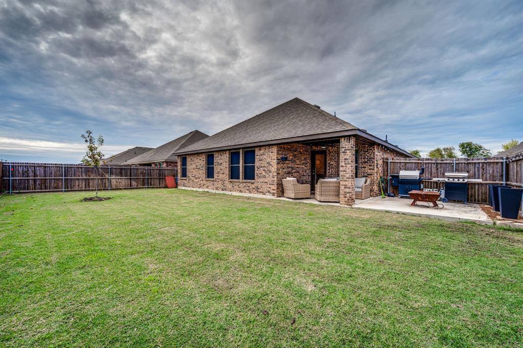 1539 Woodlake Drive, Waxahachie, TX 75165