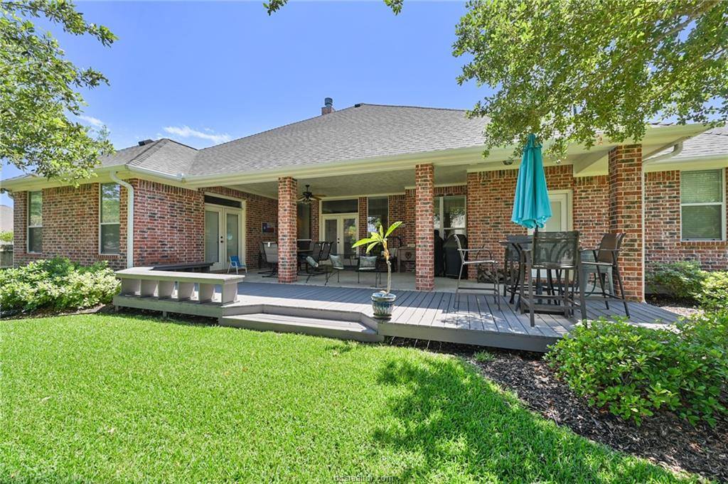 823 Plum Hollow Drive, College Station, TX 77845